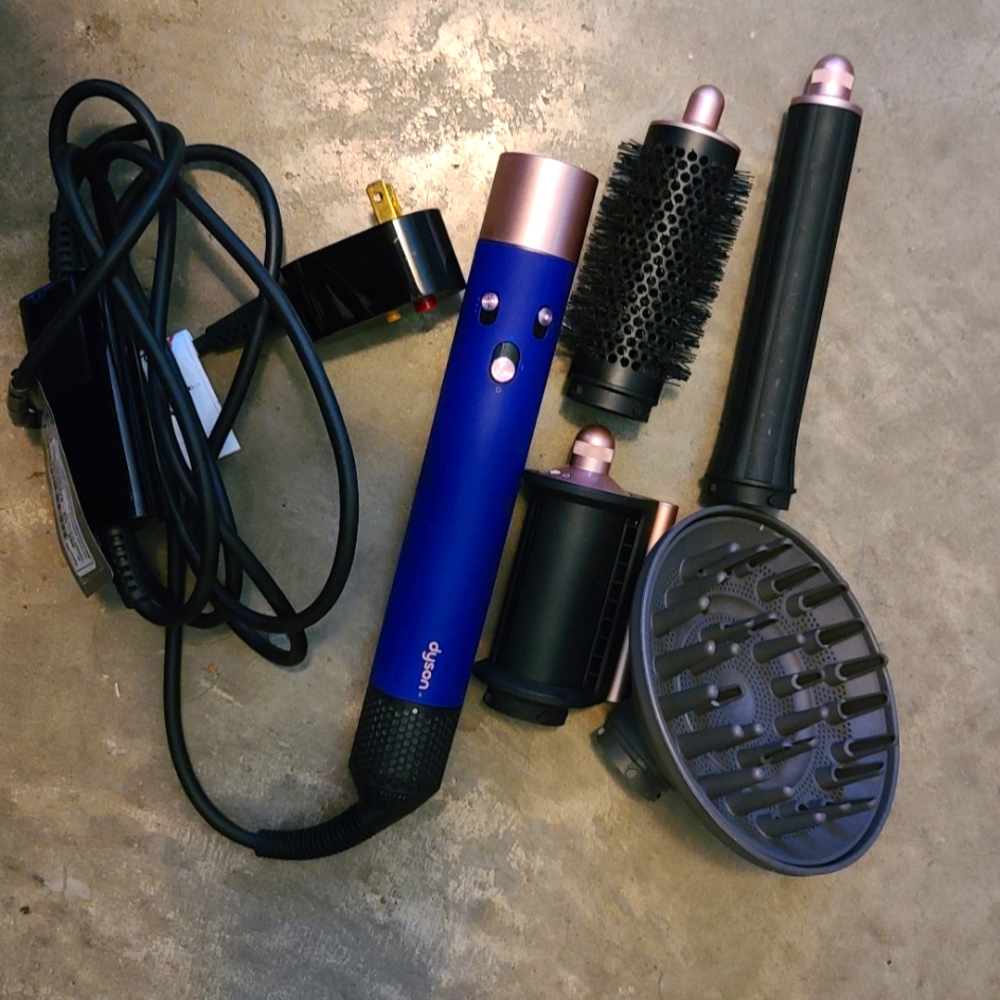 Dyson Airwrap With Curler, Brush, Smoother And Diffuser Attachments